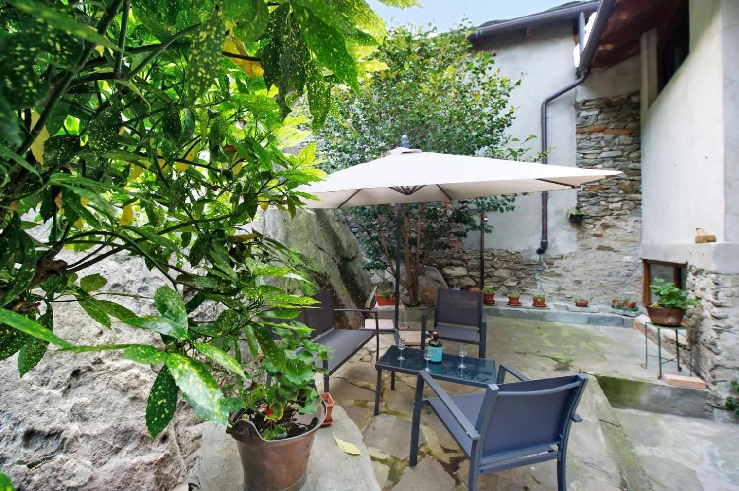 Appartamento Sotto Il Forte Di Bard Bagian luar foto